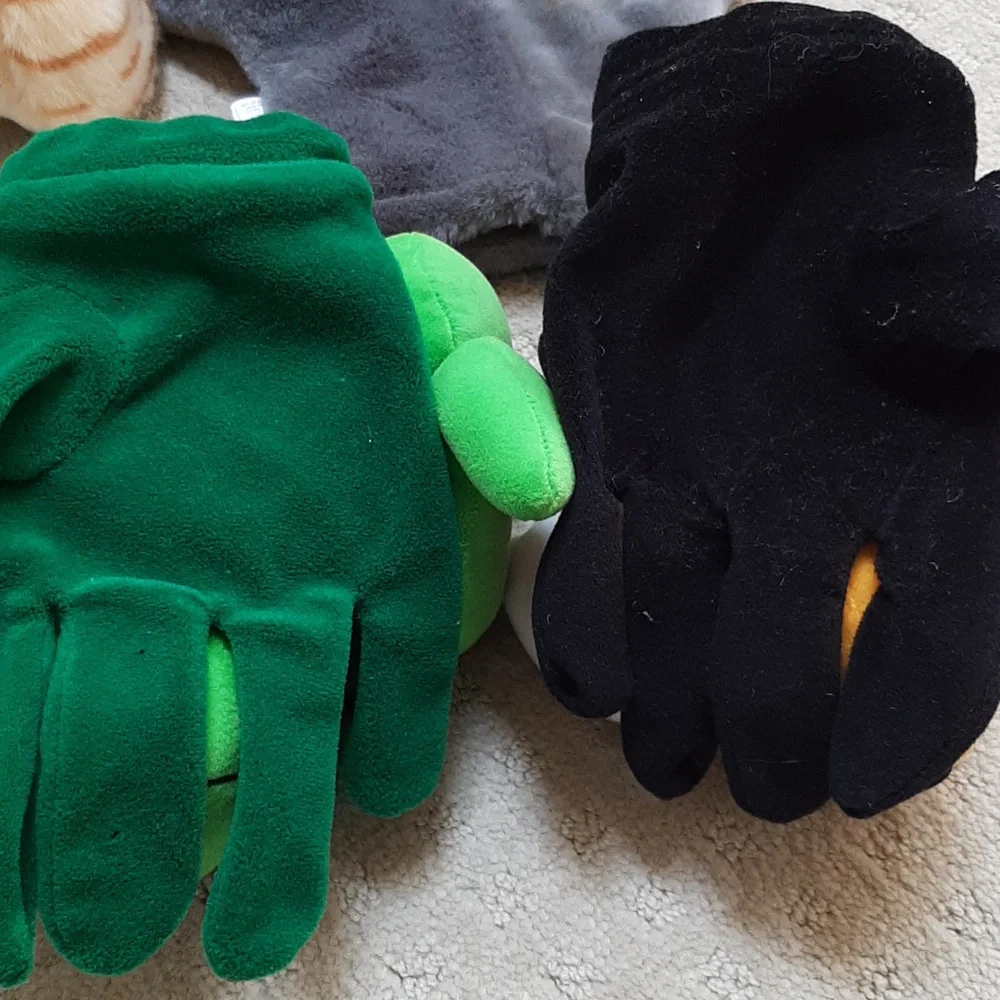 4 Hand Puppets